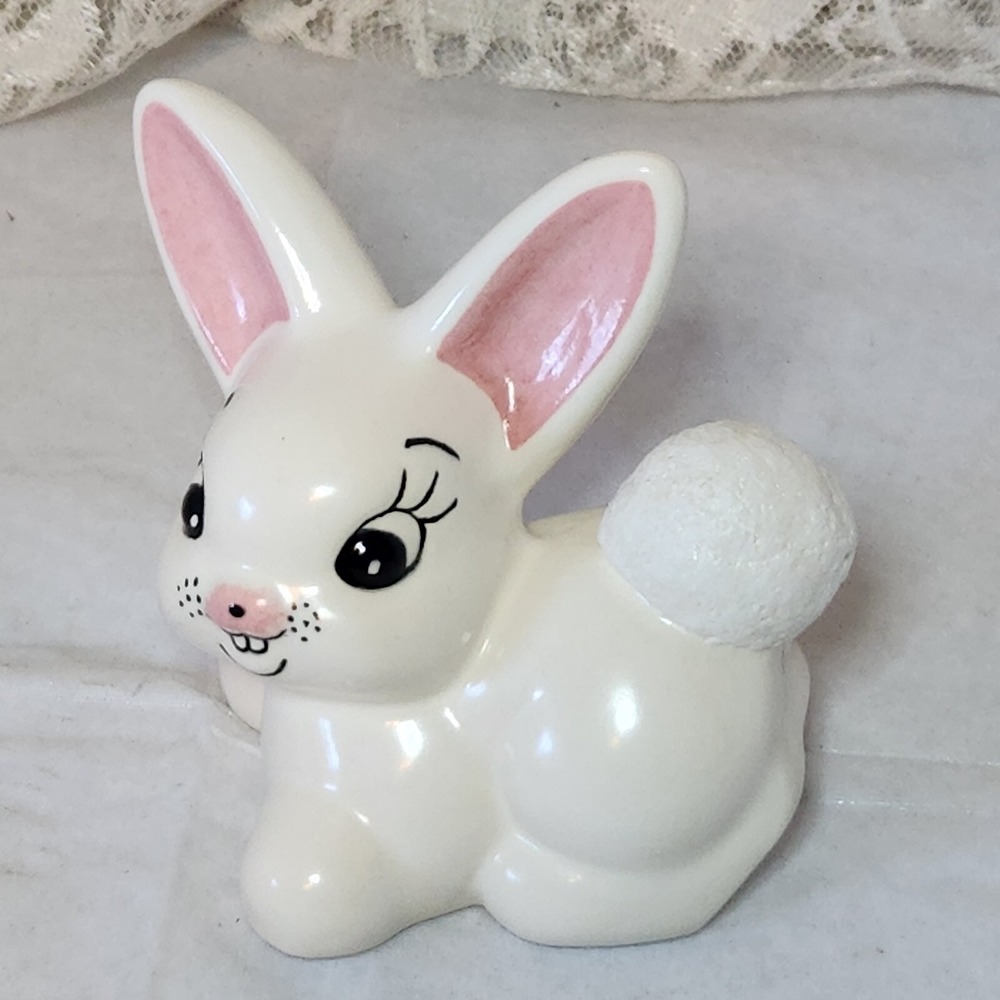 Vintage‎ 1966 Handmade Ceramic Bunny Rabbit Easter 3.5" Tall 4" Wide